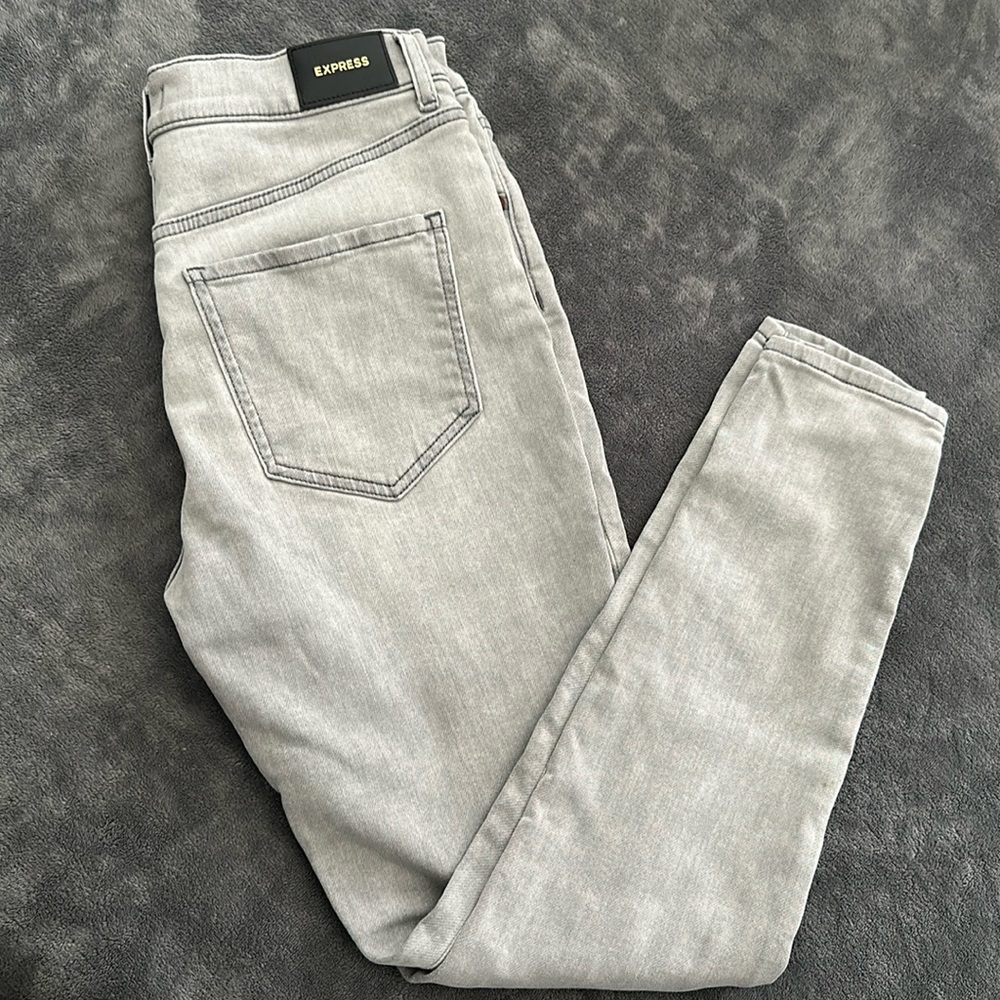 Light grey high waisted skinny jeans